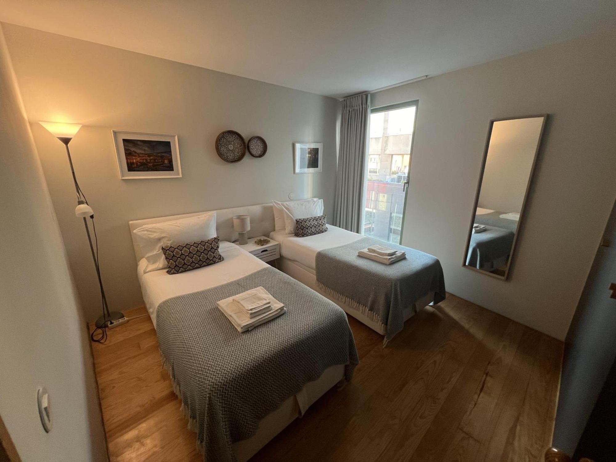 Cativo Flat - Lovely 2 Bed Duplex in Oporto Esterno foto